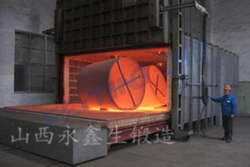 正在熱處理的筒鍛件