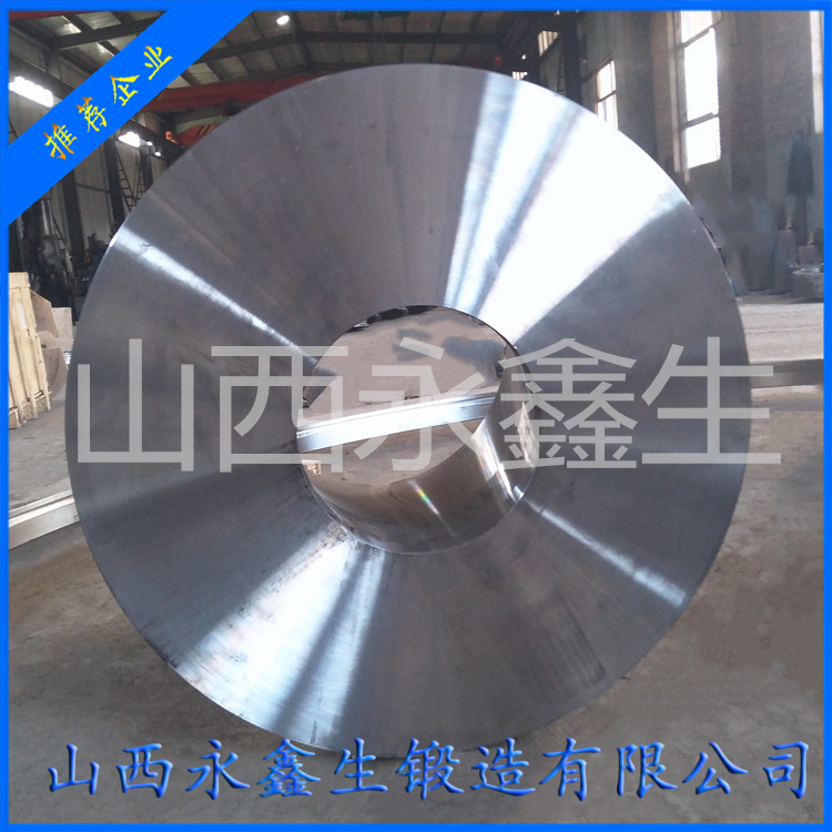 鍛造大型剪切轉(zhuǎn)彎?rùn)C(jī)油缸鍛件